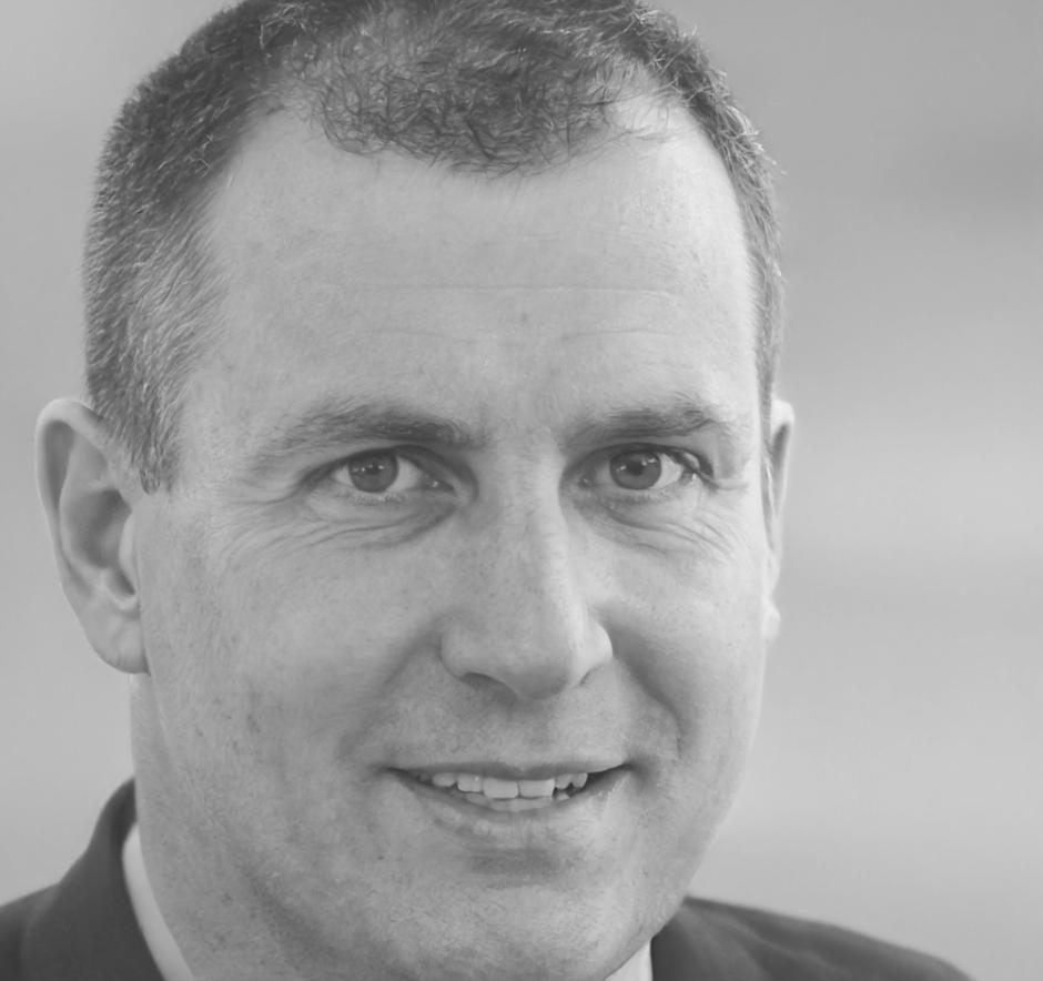 Instructor experto en finanzas personales