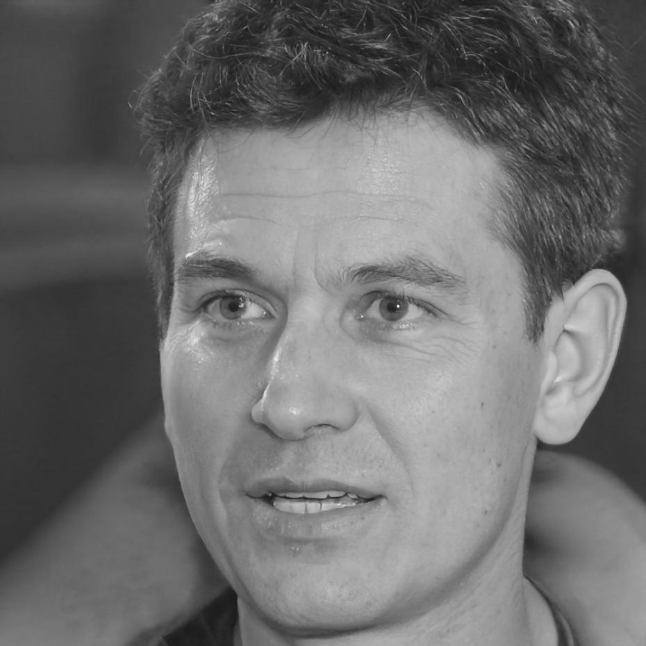 Miembro del equipo de instrucción financiera